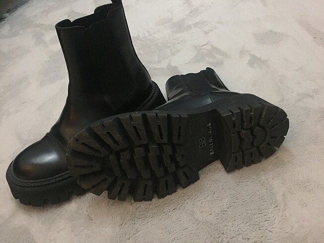 38 Beden Balenciaga bot