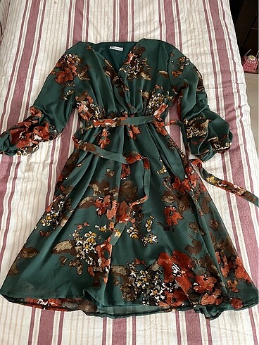 Yeşil elbise - Görsel 2