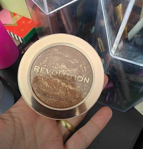 Revolution Revolotıon bronzer