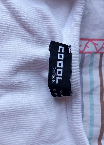 Düğmeli Beyaz Kısa Kollu Kadın Tişört - Görsel 3