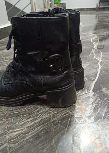 Siyah Deri Goth Tarzı Kadın Bot - Görsel 2