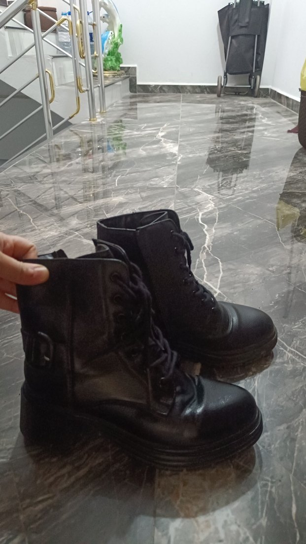 Siyah Deri Goth Tarzı Kadın Bot - Görsel 3