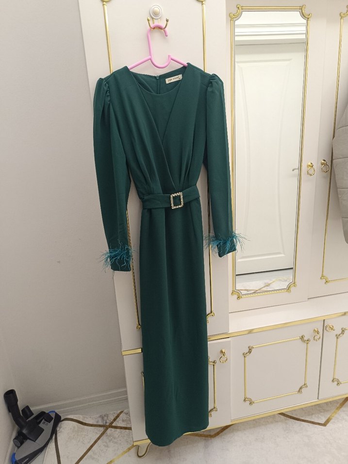 Kuşaklı Uzun Yeşil Kadın Elbise - Görsel 3
