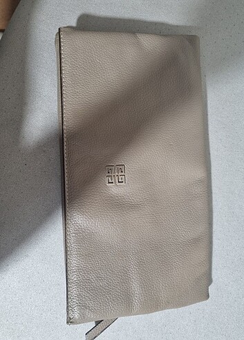 Givenchy el çantası