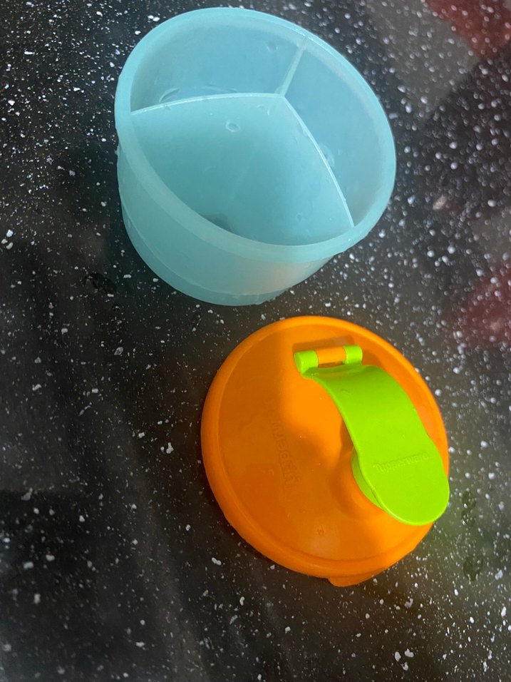 tupperware marka Renkli Bebek mama kabı - Görsel 3