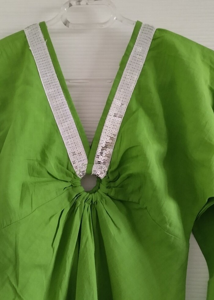 Yeni Yakası Pullu Yeşil Plaj Elbisesi - Görsel 2