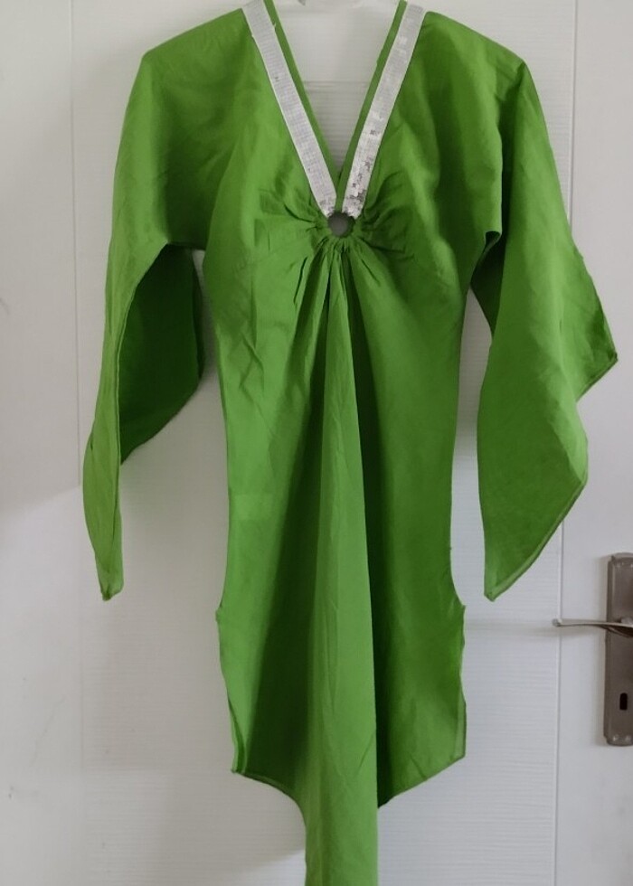 Yeni Yakası Pullu Yeşil Plaj Elbisesi - Görsel 3