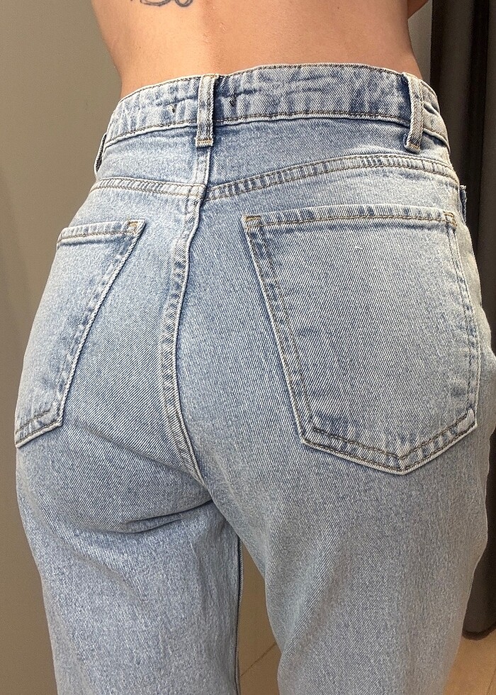 Yırtmaç bol paça açık mavi kot pantolon - Görsel 4