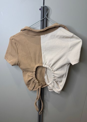 Polo yaka crop top sırt dekolteli - Görsel 2