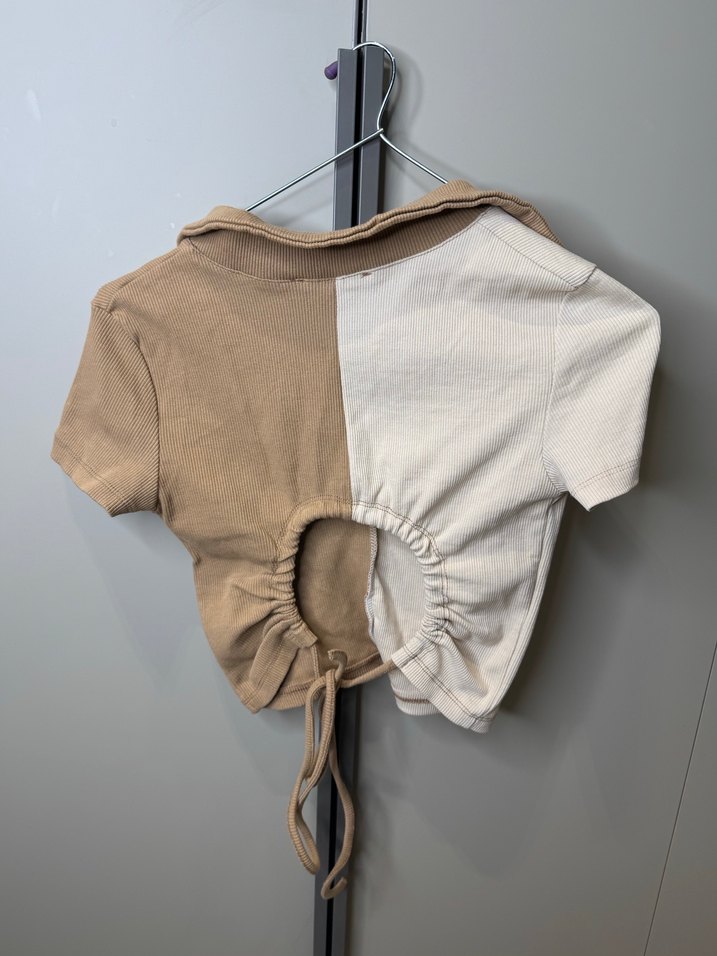 Polo yaka crop top sırt dekolteli - Görsel 2