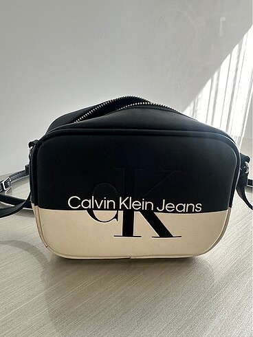 CALVİN KLEİN ÇANTA