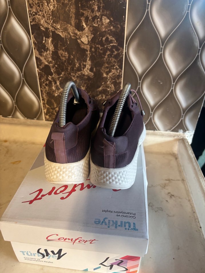 Mor Dolgu Topuklu Spor Ayakkabı - Görsel 4