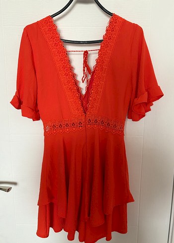 Kırmızı V Yaka Dantel Detaylı Mini Tulum - Görsel 2