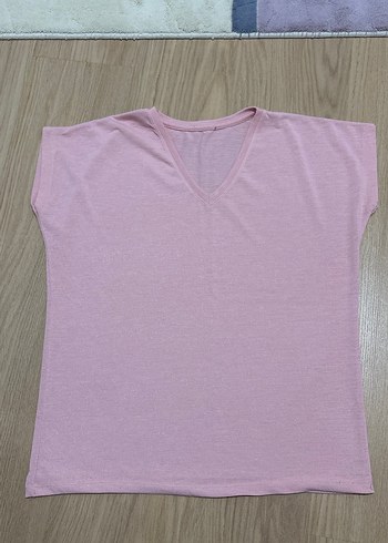 Pembe V Yaka Kadın Tişört