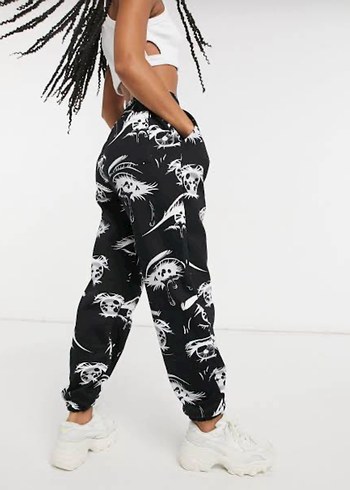 Billie Eilish x Bershka Eşofman - Görsel 5