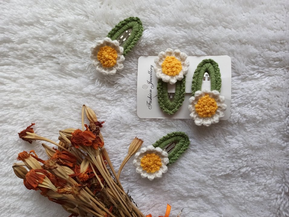 Örgü Çiçekli Çocuk Toka Seti - Görsel 3