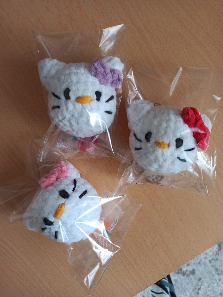 Renkli hello kitty anahtarlık - Görsel 4