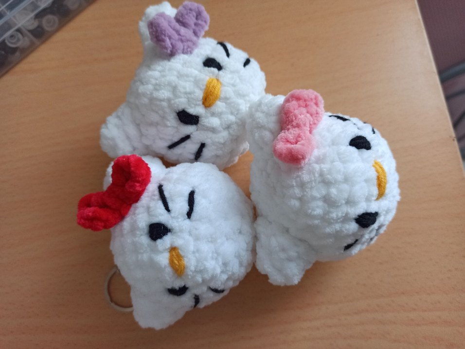 Renkli hello kitty anahtarlık - Görsel 5