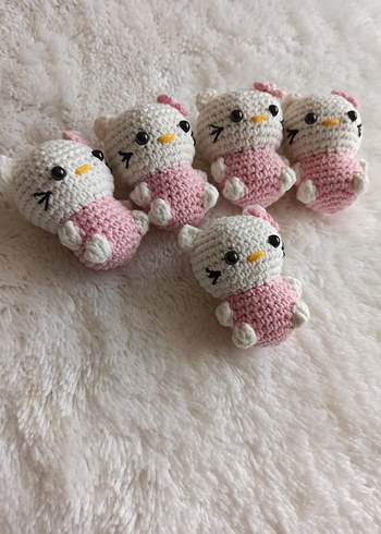 Hello Kitty Pembe Renkli El Örgüsü Peluş Oyuncaklar