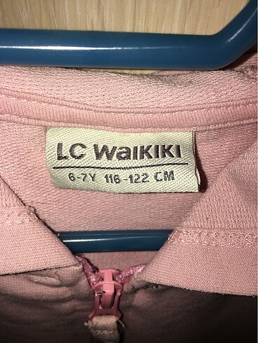6 Yaş Beden LC WAİKİKİ Kapişonlu sweat 6-7 yaş