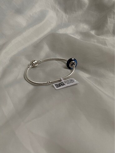Beden Pandora Charm