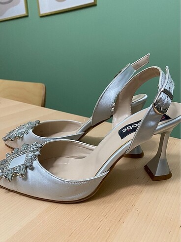 38 Beden Şık stiletto