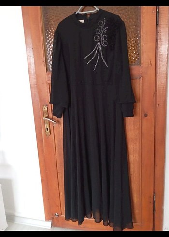 Uzun Kollu Siyah Gotik Nakışlı Elbise - Görsel 2