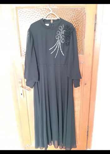 Uzun Kollu Siyah Gotik Nakışlı Elbise - Görsel 4