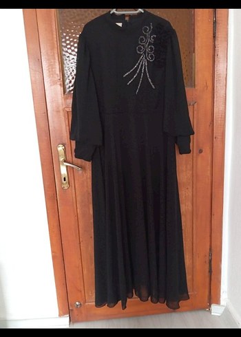 Uzun Kollu Siyah Gotik Nakışlı Elbise - Görsel 3