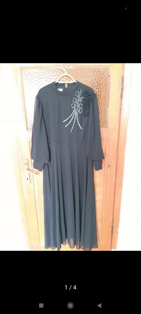 Uzun Kollu Siyah Gotik Nakışlı Elbise - Görsel 4