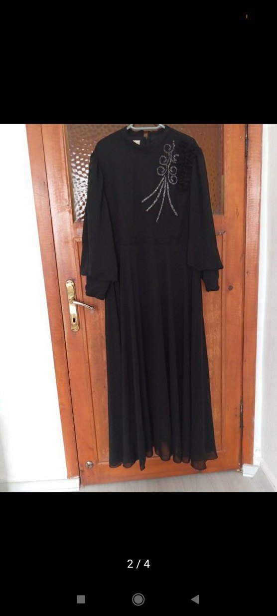 Uzun Kollu Siyah Gotik Nakışlı Elbise - Görsel 3