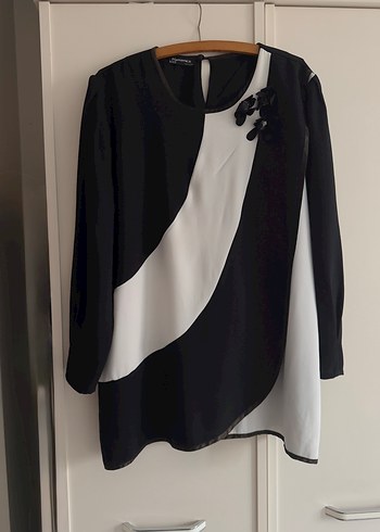 Drape Detaylı Siyah Beyaz Kadın Abiye Tunik