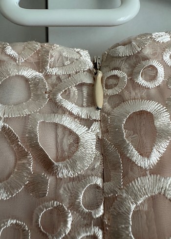 İşleme Detaylı Kısa Elbise - Görsel 5