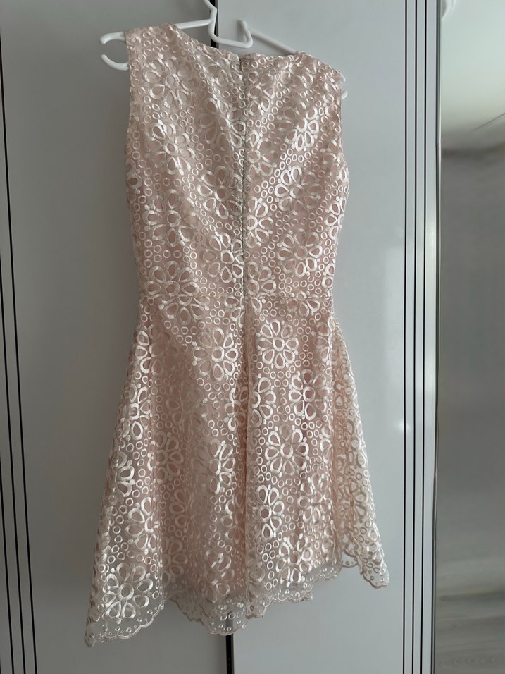 İşleme Detaylı Kısa Elbise - Görsel 2