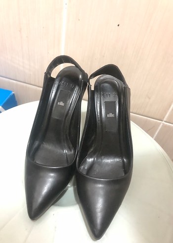 Siyah Tokalı Kadın Stiletto