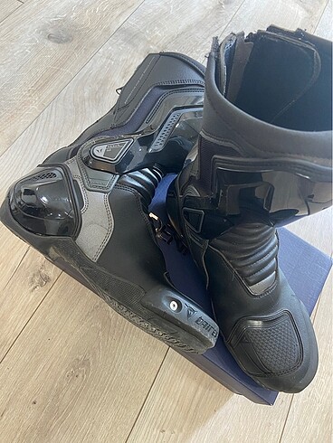 Dainese çizme