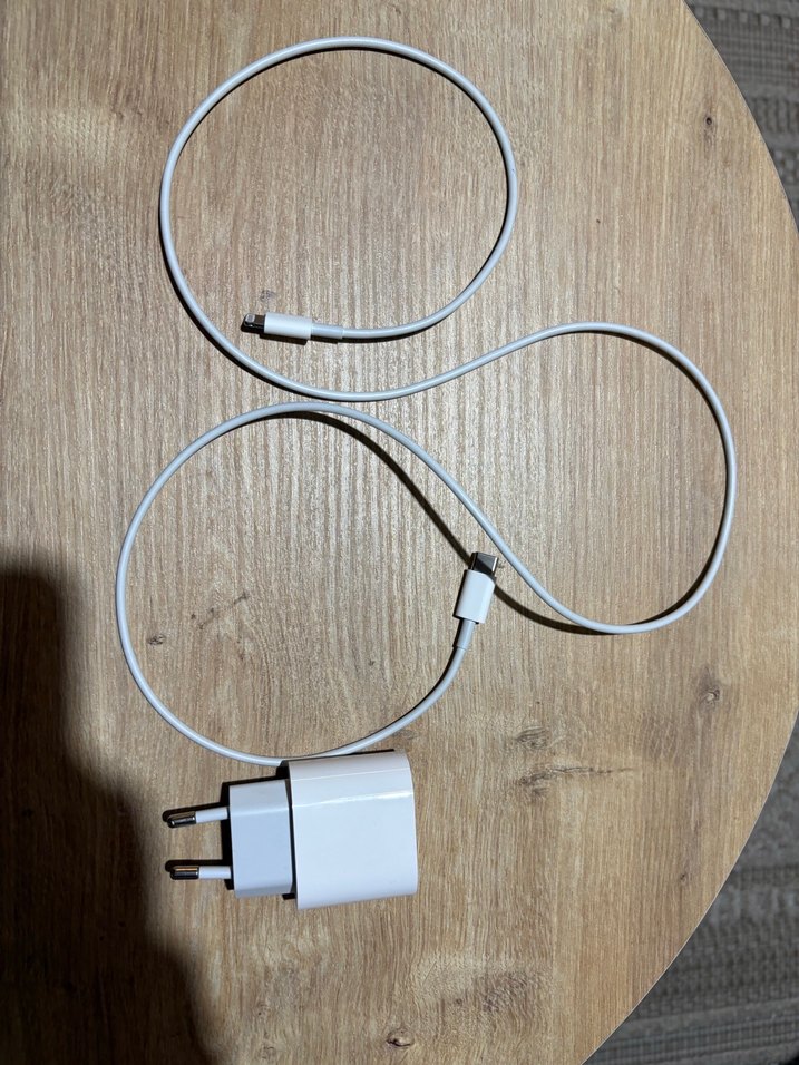 Apple orjinal USB-C 20W Beyaz Telefon Şarj Adaptörü - Görsel 2