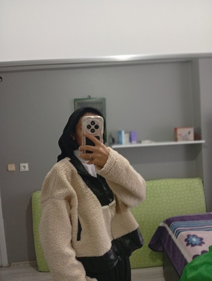 Cep Detaylı Bej Peluş Kadın Ceket - Görsel 2