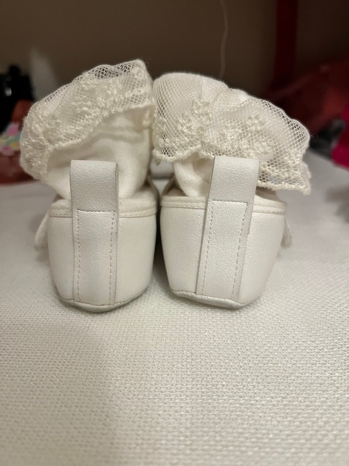 Beyaz Dantel Detaylı Kız Bebek İlk Adım Ayakkabısı - Görsel 3