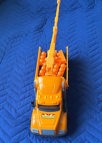 Turuncu Renkli Oyuncak Vinç Kamyonu - Görsel 3