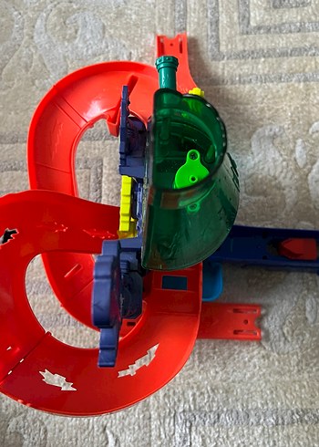 HOTWHEELS ÇILGIN LABORATUVAR OYUN SETİ - Görsel 2