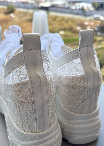 Diğer Dantel İşlemeli Beyaz Dolgu Topuklu Kadın Spor Ayakkabı