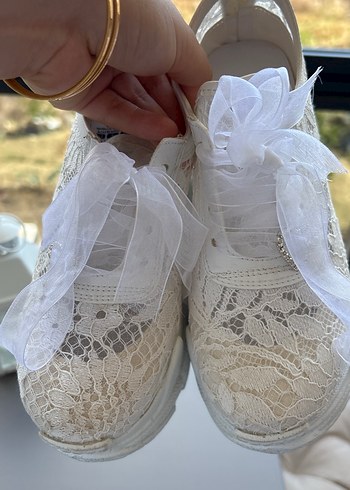 35 Beden beyaz Renk Dantel İşlemeli Beyaz Dolgu Topuklu Kadın Spor Ayakkabı
