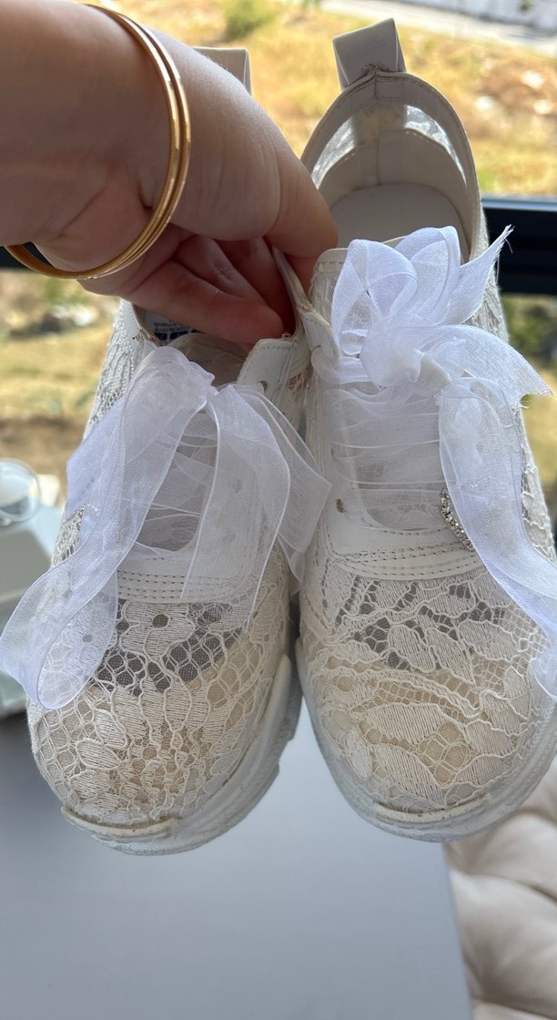 Dantel İşlemeli Beyaz Dolgu Topuklu Kadın Spor Ayakkabı - Görsel 4