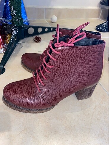 37 Beden bordo Renk Bordo sezon rengi yeni bot