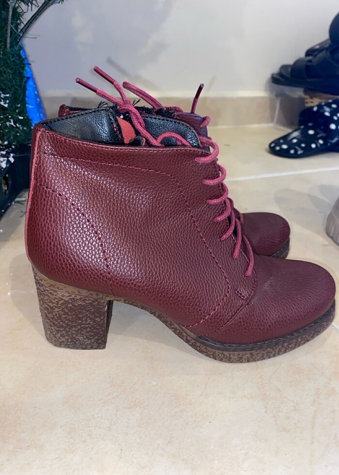 Bordo sezon rengi yeni bot - Görsel 2