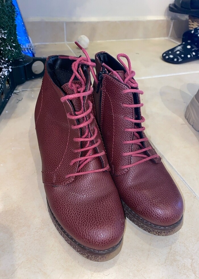 Bordo sezon rengi yeni bot - Görsel 5