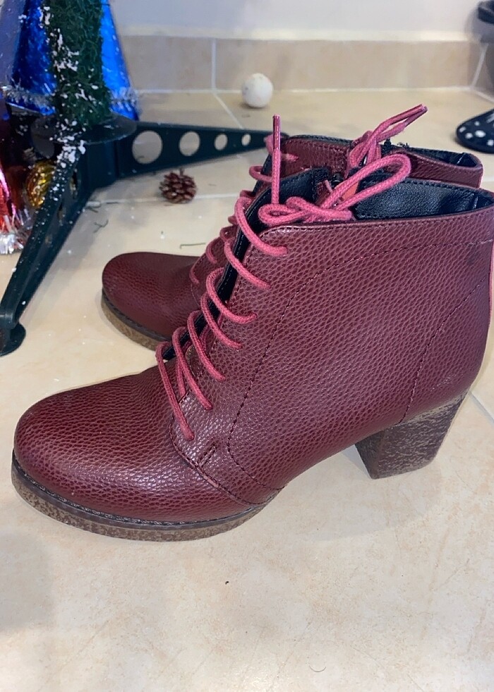 Bordo sezon rengi yeni bot - Görsel 4