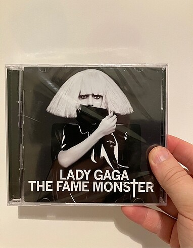 Lady Gaga - Fame Monster (deluxe)