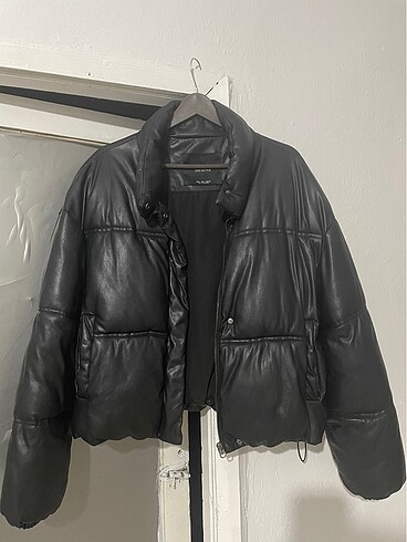 Bershka Şişme mont